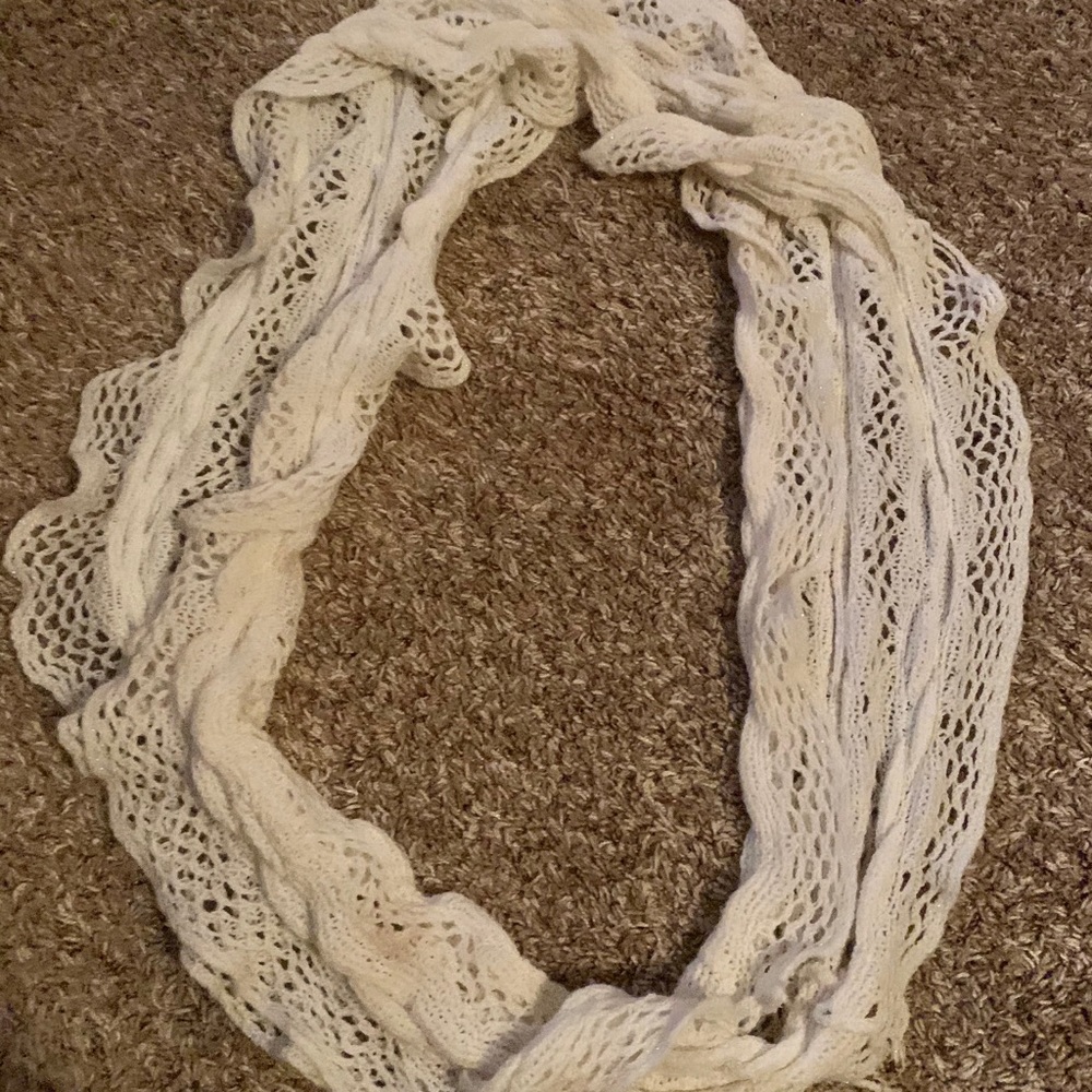 Scarf bundle - Picture 9 of 11
